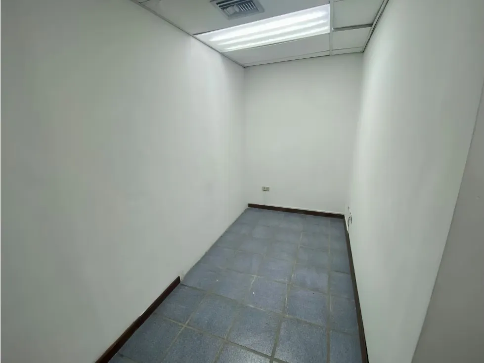 Alquilo oficina 150m2 Parque Cristal 7647 - 14