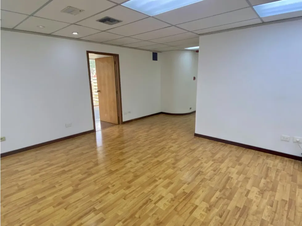 Alquilo oficina 150m2 Parque Cristal 7647 - 15