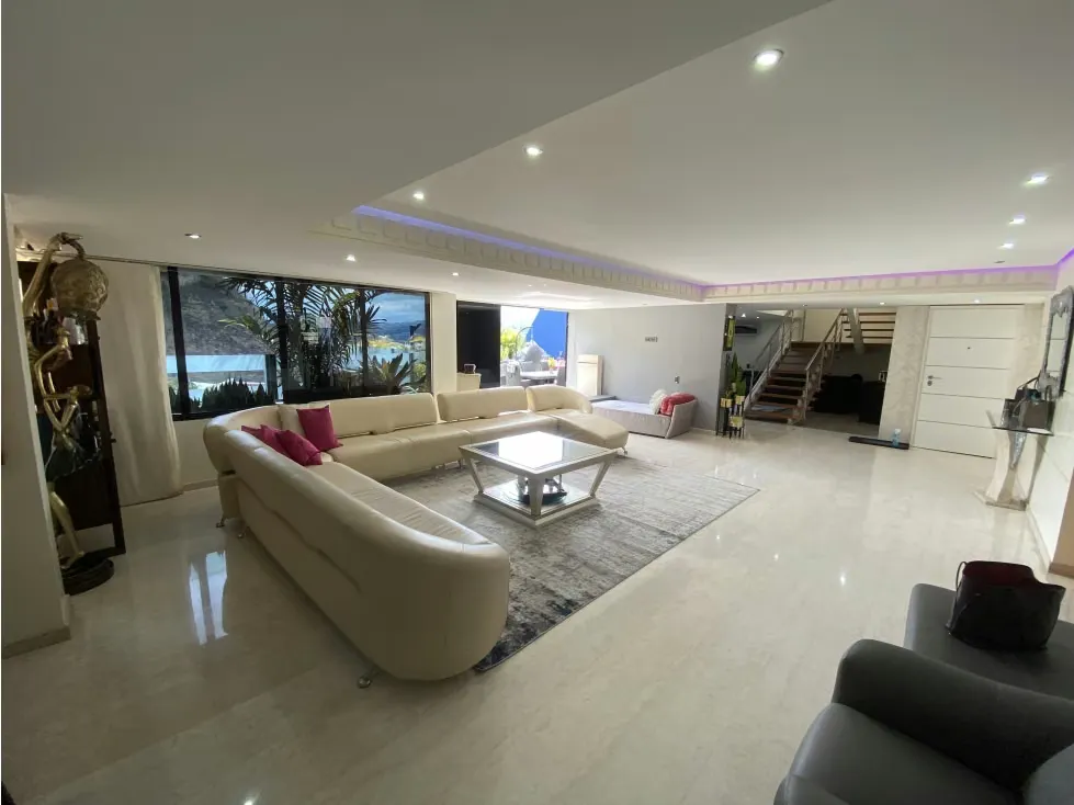 Se vende PH 740m2 3h+s/3.5b+s/6p Lomas de la Alameda - 3