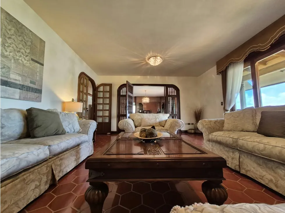 Vendo casa 550m2 Cumbres de Curumo 8930 - 28