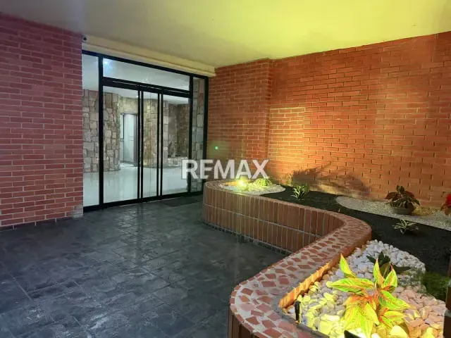 ALQUILER DE APTO CONJ RESD PUERTA AL SOL, URB EL BOSQUE 100% PLANTA - 2