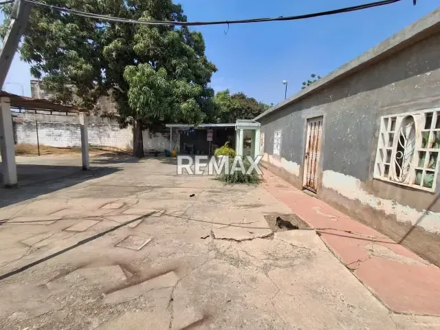 Casa con terreno en Venta - 3