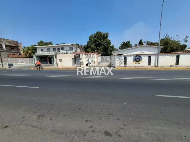 Casa con terreno en Venta - 7