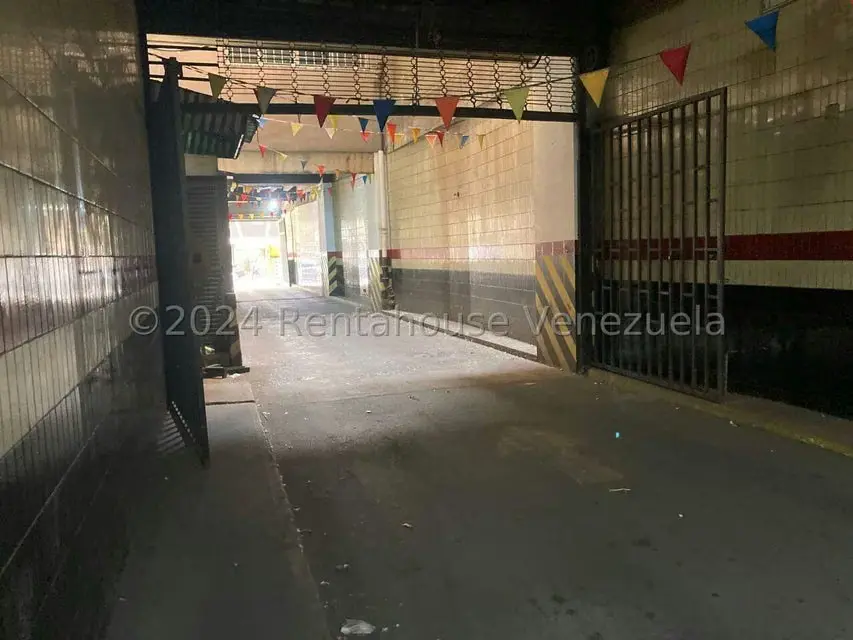 Local Comercial en Alquiler en Parroquia La Candelaria, Distrito Metropolitano - 21