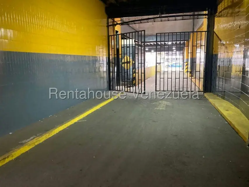 Local Comercial en Alquiler en Parroquia La Candelaria, Distrito Metropolitano - 8