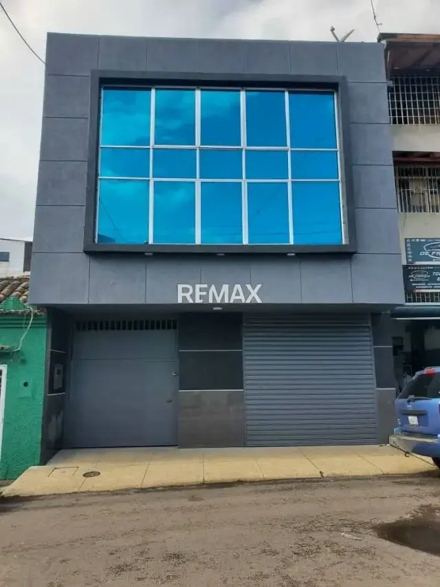 Edificio Comercial. Venta. La Concordia