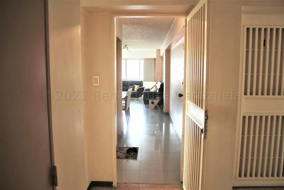 Apartamento (1 Nivel) en Venta en La Urbina, Distrito Metropolitano - 2