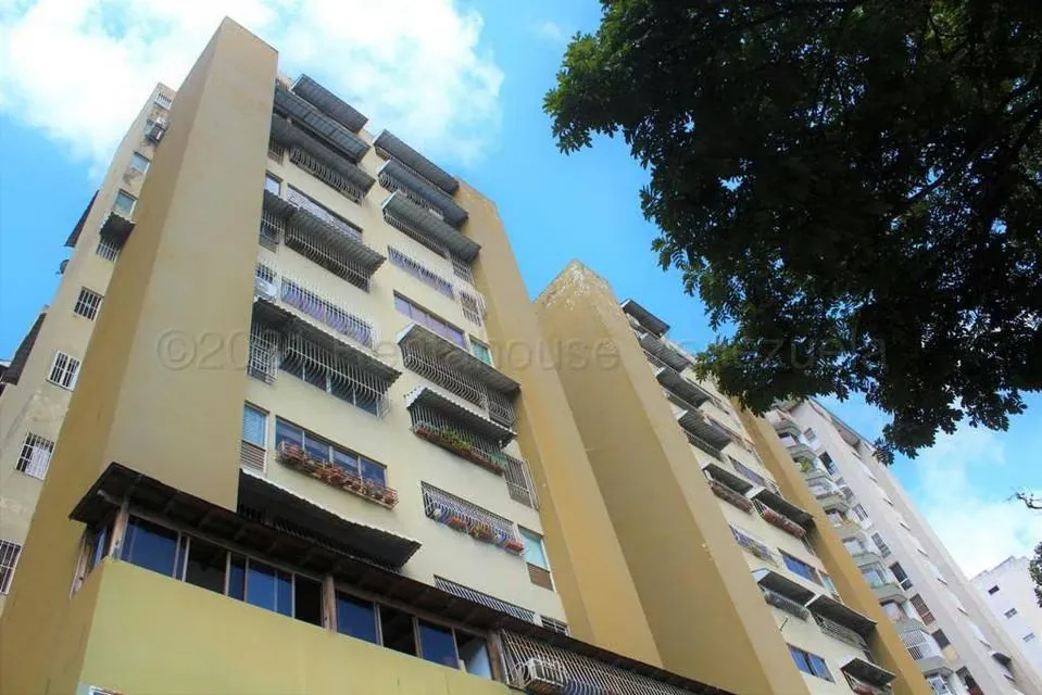 Apartamento (1 Nivel) en Venta en La Urbina, Distrito Metropolitano - 24