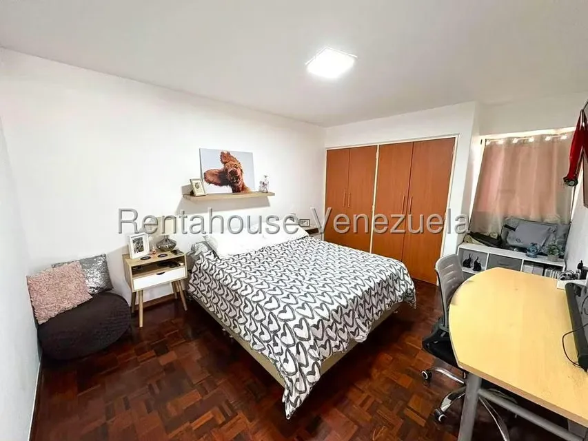 Apartamento (1 Nivel) en Alquiler en Colinas de Bello Monte, Distrito Metropolitano - 12