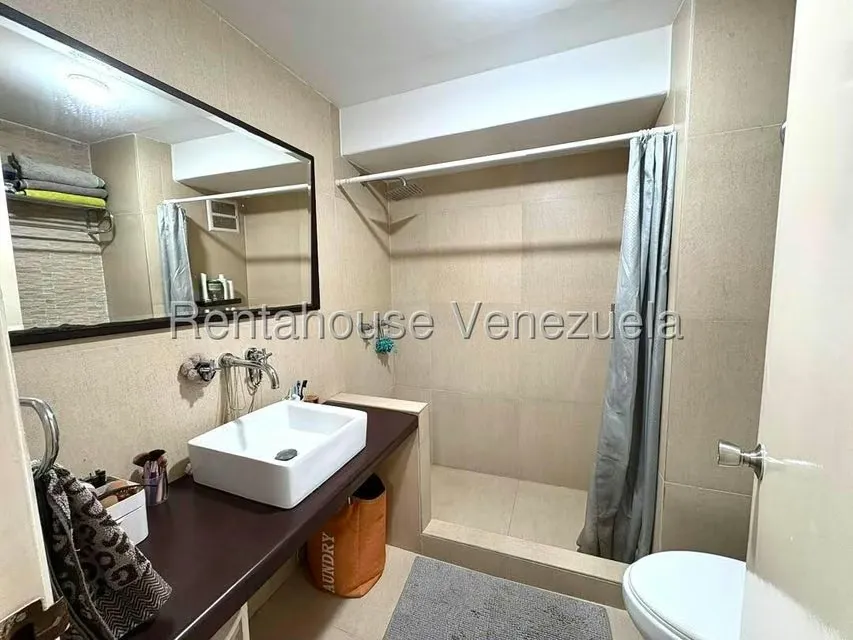 Apartamento (1 Nivel) en Alquiler en Colinas de Bello Monte, Distrito Metropolitano - 15