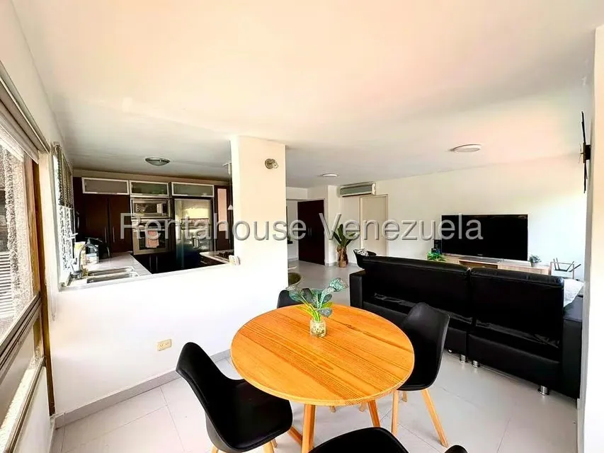 Apartamento (1 Nivel) en Alquiler en Colinas de Bello Monte, Distrito Metropolitano - 3