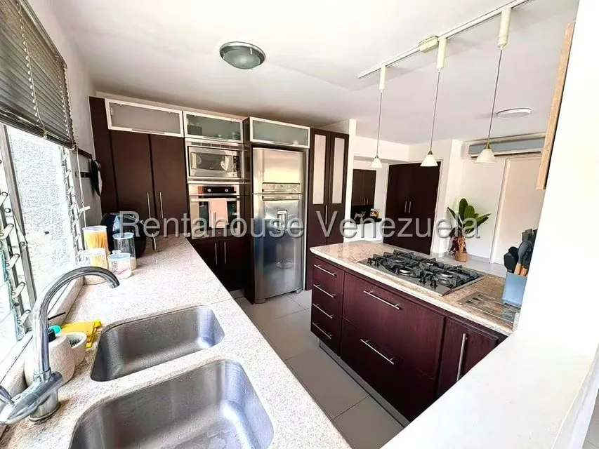 Apartamento (1 Nivel) en Alquiler en Colinas de Bello Monte, Distrito Metropolitano - 10