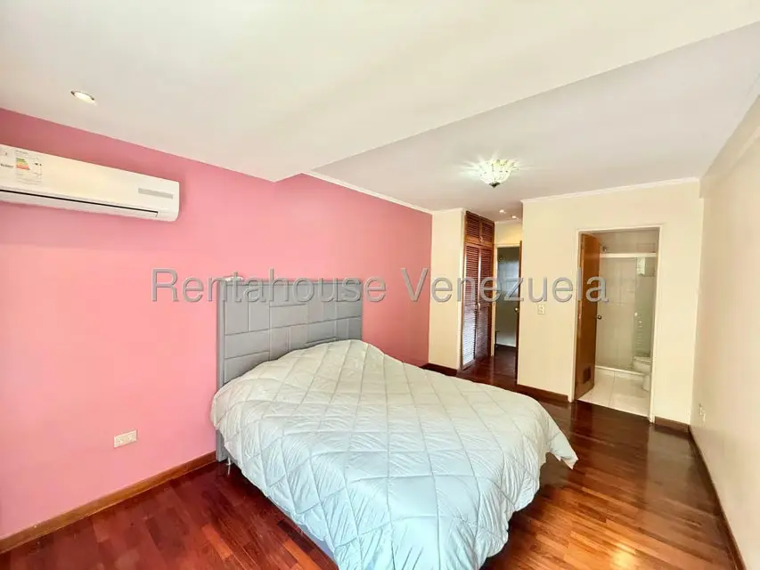 Apartamento (Duplex) en Venta en Lomas de La Lagunita, Distrito Metropolitano - 17