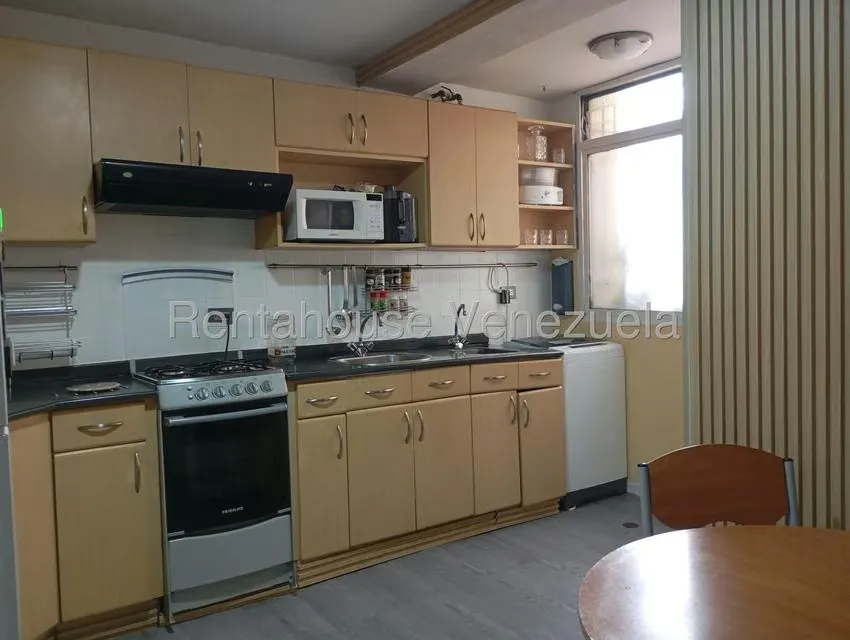 Apartamento (1 Nivel) en Alquiler en La Urbina, Distrito Metropolitano - 11