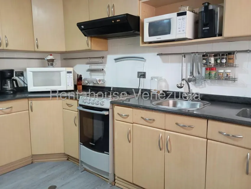 Apartamento (1 Nivel) en Alquiler en La Urbina, Distrito Metropolitano - 13