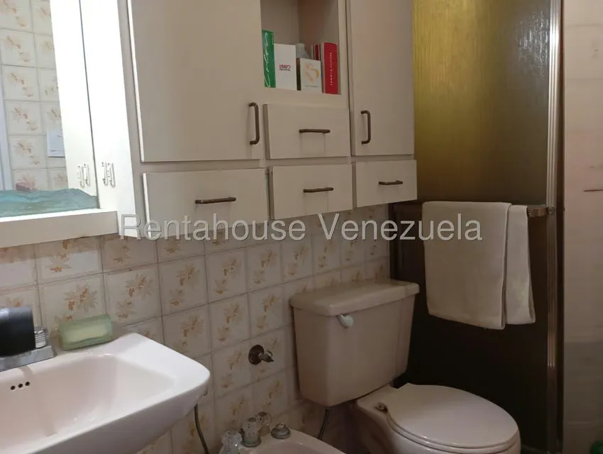 Apartamento (1 Nivel) en Alquiler en La Urbina, Distrito Metropolitano - 25