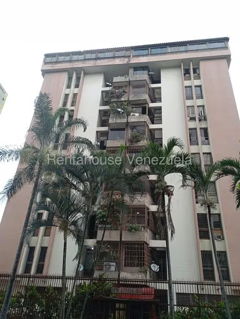 Apartamento (1 Nivel) en Alquiler en La Urbina, Distrito Metropolitano - 32