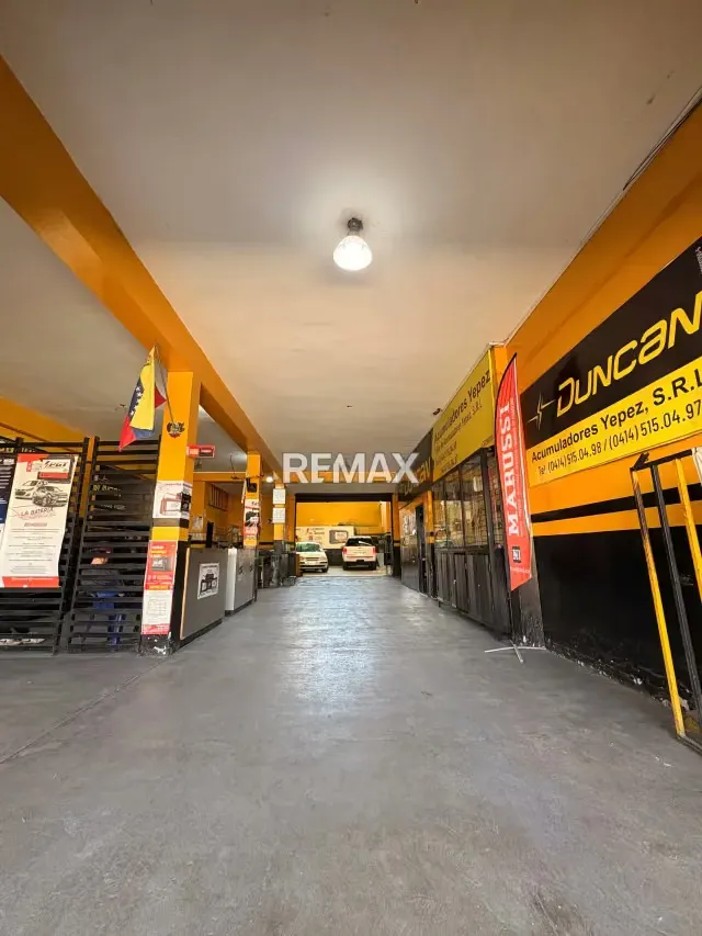 En venta Local comercial con oficinas en pleno centro de barquisimeto