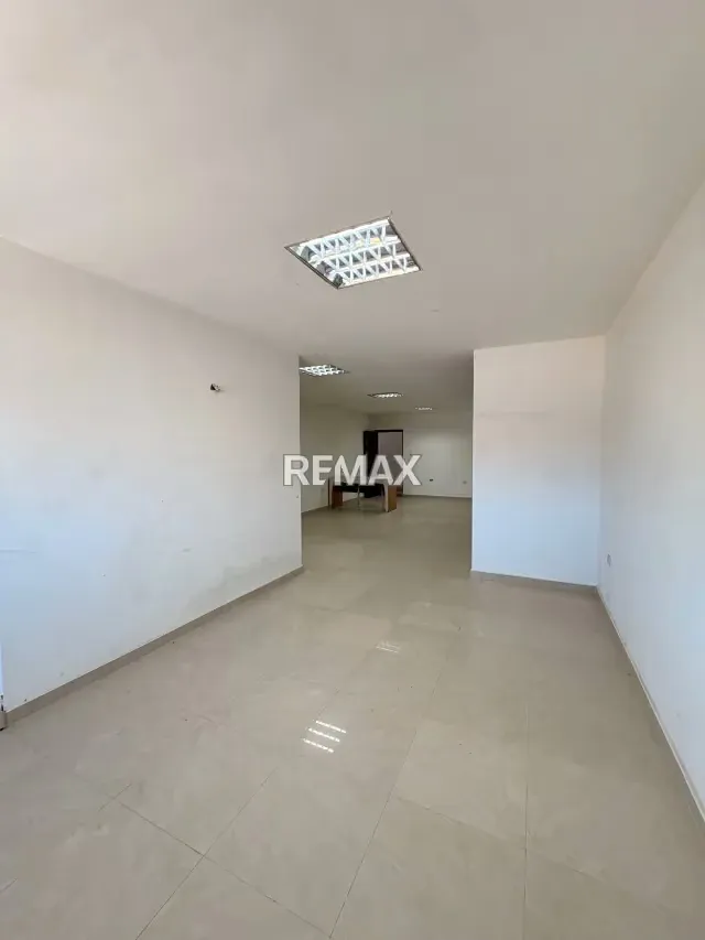 En venta Local comercial con oficinas en pleno centro de barquisimeto - 9