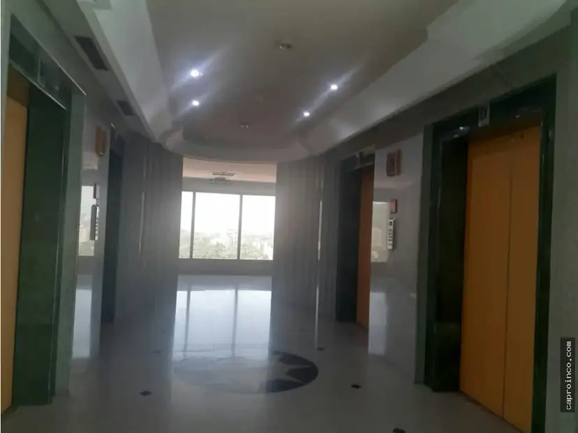EN VENTA OFICINA EN LA TORRE BOD 60 m2 ACABADO TCL O 5367968