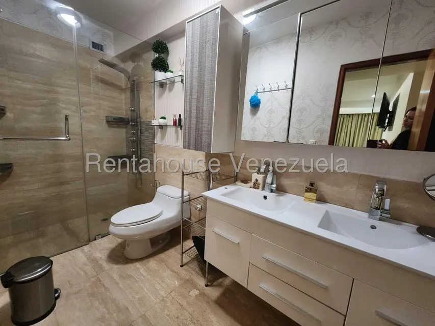 Apartamento (1 Nivel) en Alquiler en Campo Alegre, Distrito Metropolitano - 11