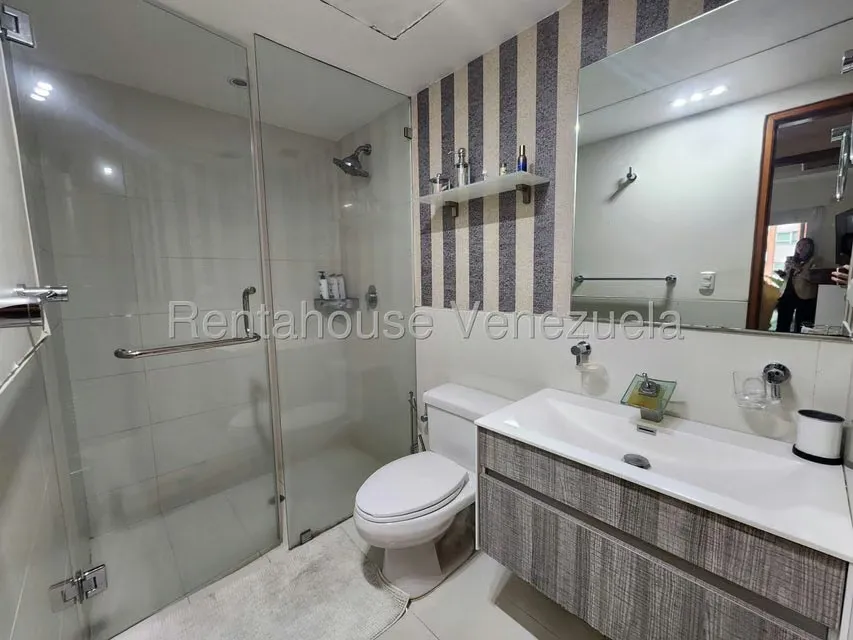 Apartamento (1 Nivel) en Alquiler en Campo Alegre, Distrito Metropolitano - 13