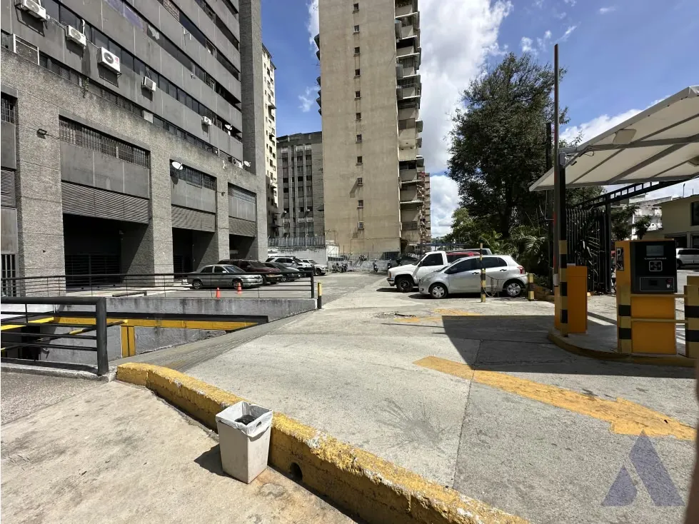 Alquilo cubículos 20m2 Torre Profesional La California 8420 - 12