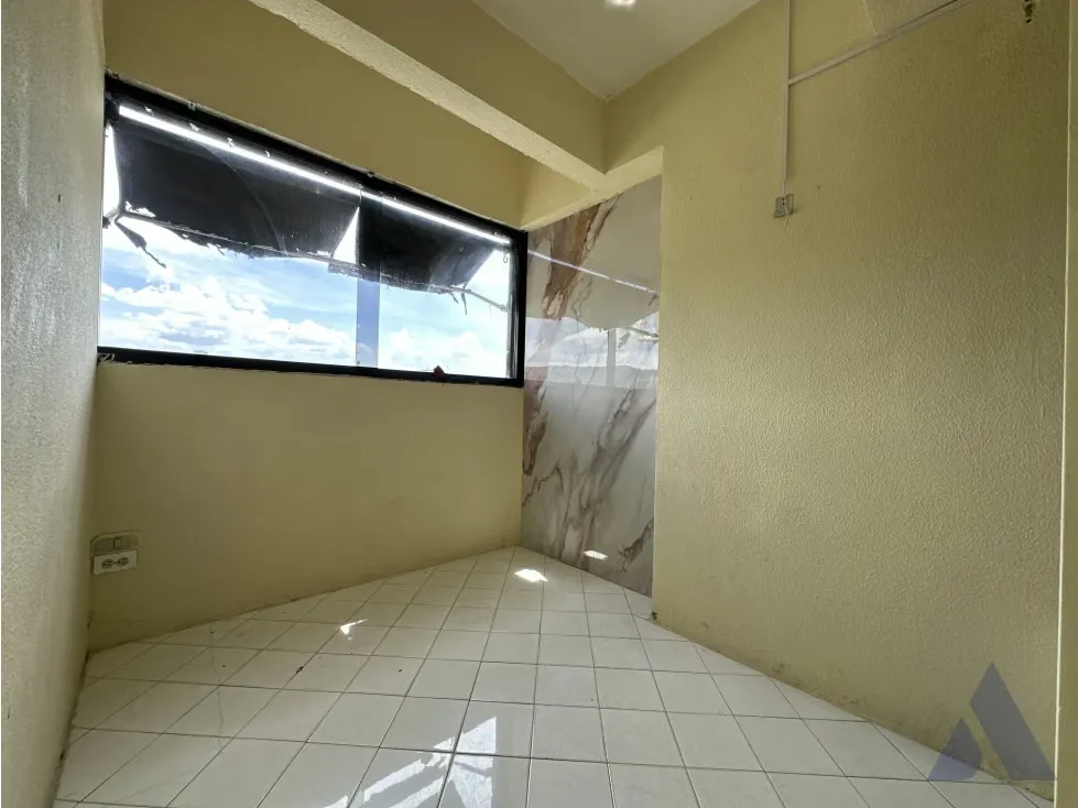 Alquilo cubículos 20m2 Torre Profesional La California 8420 - 7