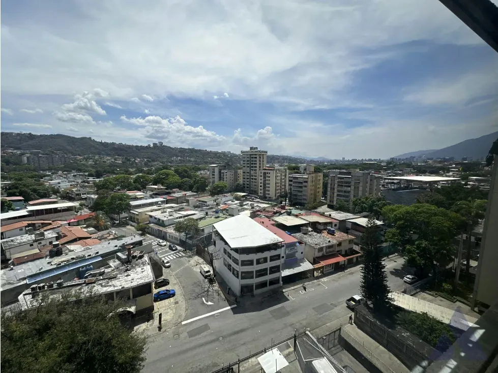 Alquilo cubículos 20m2 Torre Profesional La California 8420 - 9
