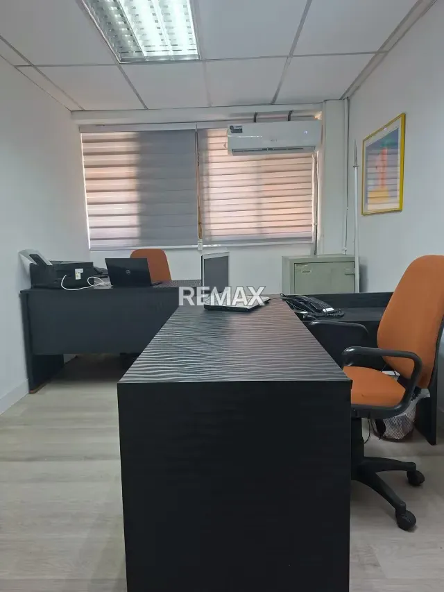 Oficina en Alquiler - 10