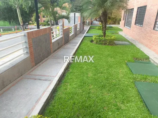 Colinas de La Tahona VENDO PH 166m2 + 90m2 de terraza - 4