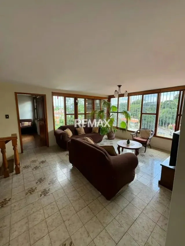 Casa en el este de la ciudad conjunto privado Colinas de Santa Rosa Sur - 6