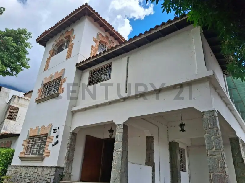 Terreno y casa en venta en la Urbanización Altamira, Chacao. L.Ll