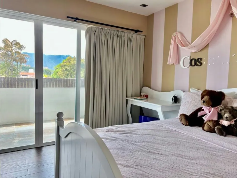 Se vende casa 1000m2 4h+2s/6B/4p Cumbres de Curumo - 12
