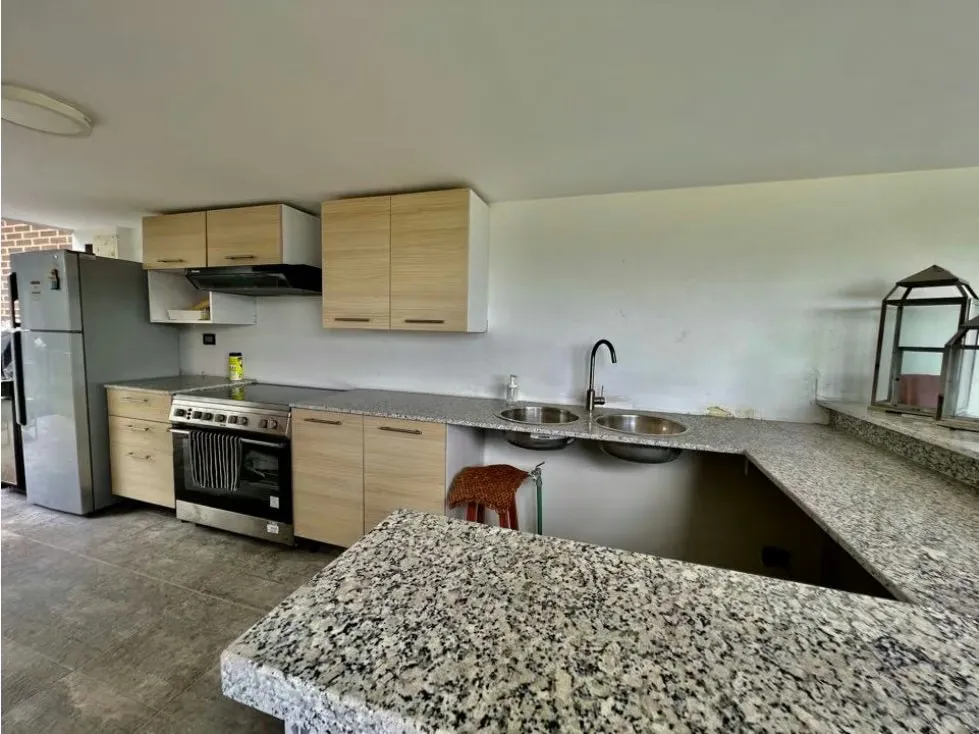 Se vende casa 1000m2 4h+2s/6B/4p Cumbres de Curumo - 29
