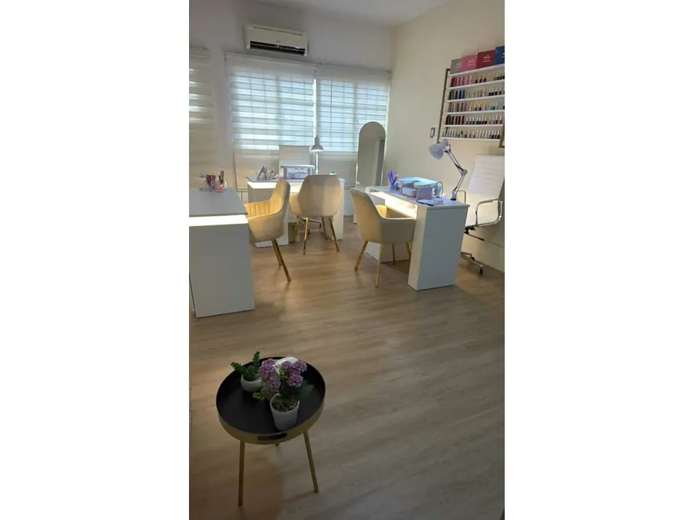 Alquilo local/showroom 24m2 Altamira Sur 6720 - 2
