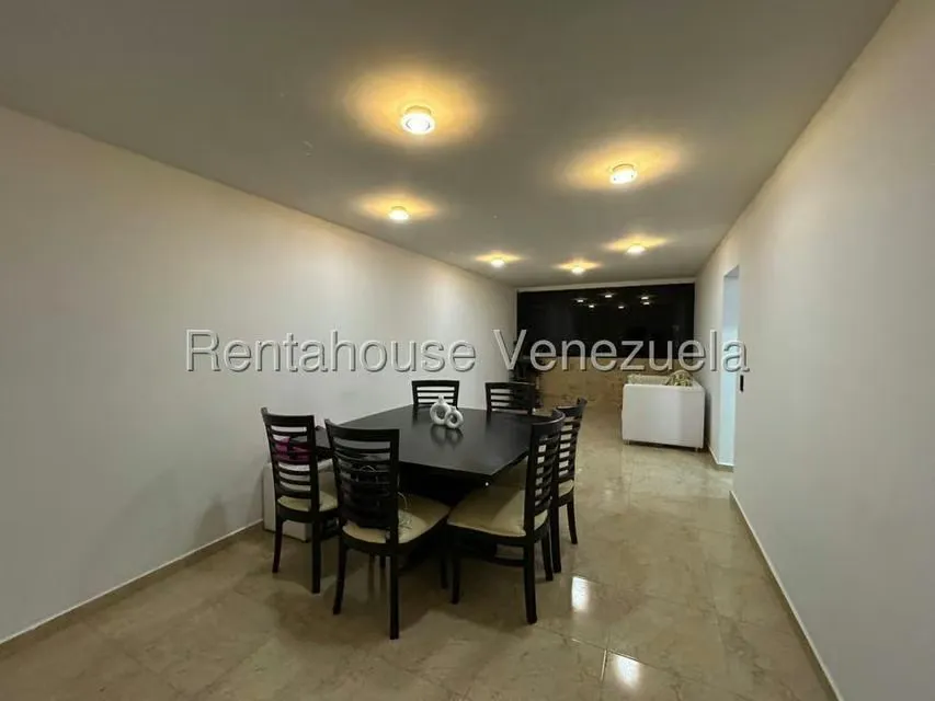 Apartamento (1 Nivel) en Venta en La Rosaleda, Miranda - 2