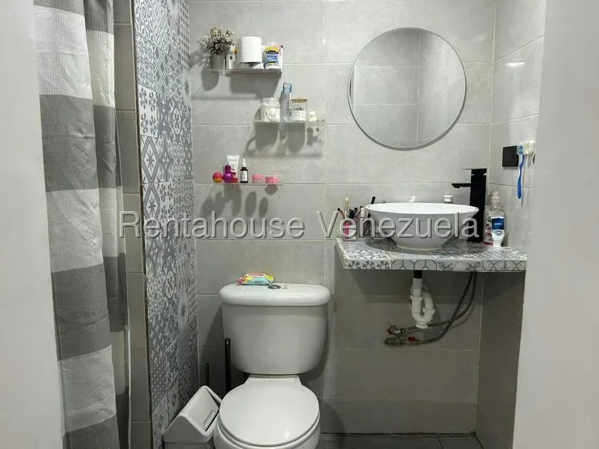 Apartamento (1 Nivel) en Venta en La Rosaleda, Miranda - 14
