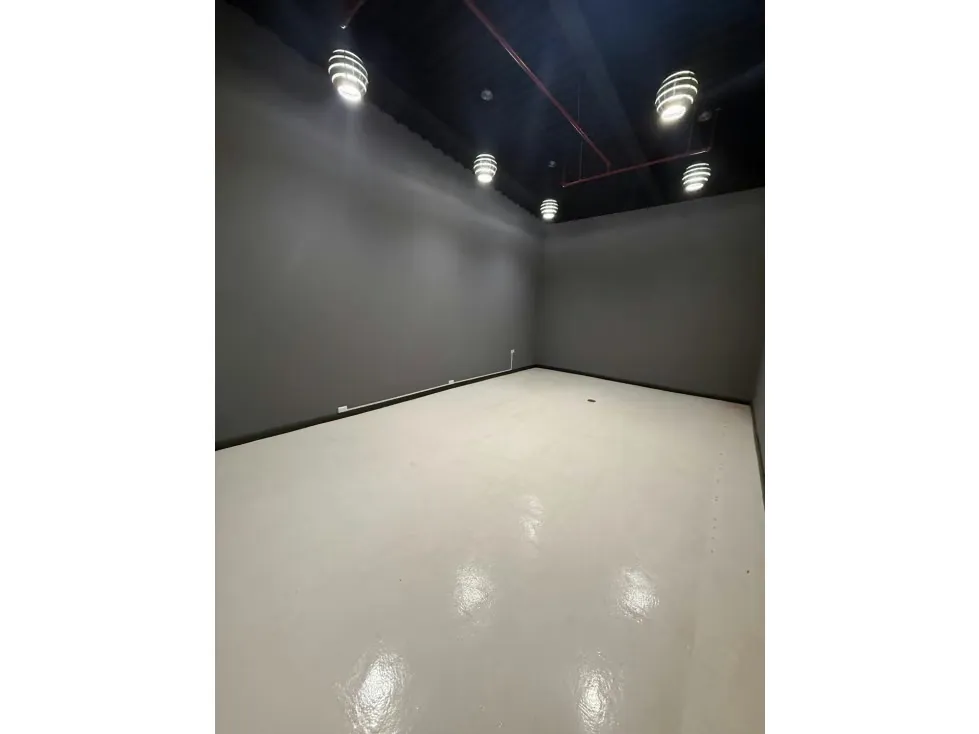 Vendo/alquilo oficina 172m2 La Lagunita 9032 - 5