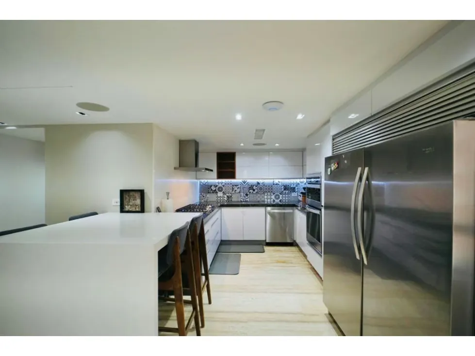 Se vende apartamento 223m2 3H+S/3.5B+S/3P Campo Alegre - 11