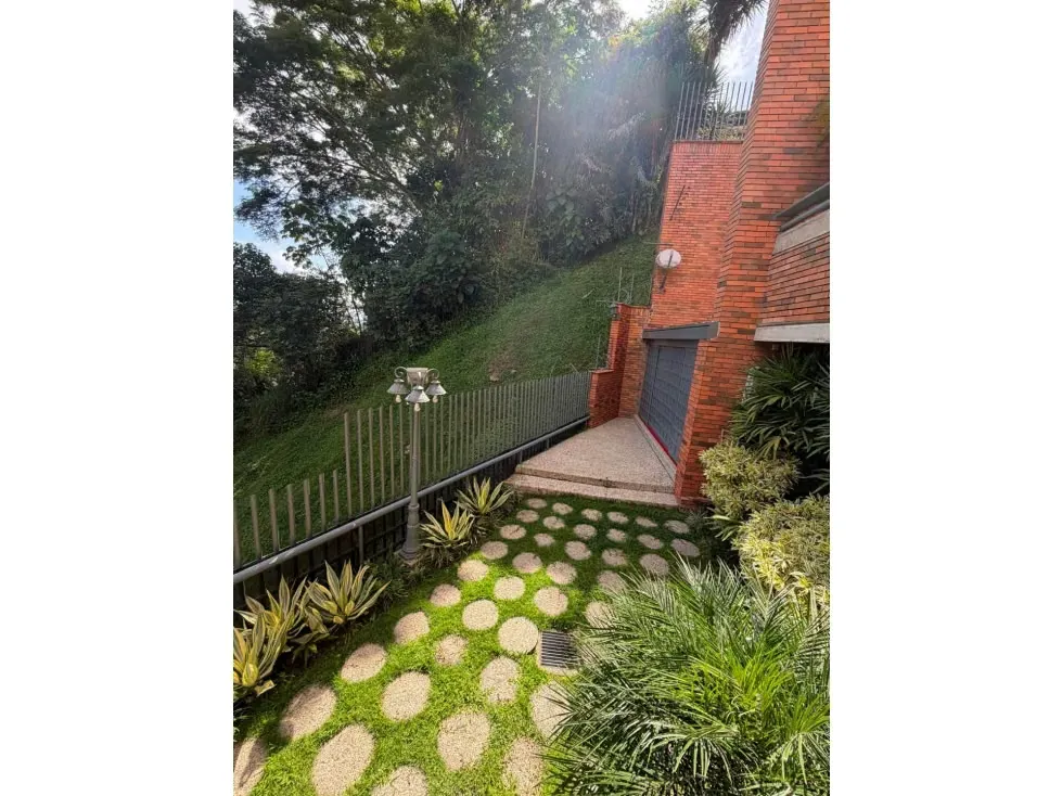 Se vende PB 600m2 4H+S/4.5B+S/8P La Lagunita - 17