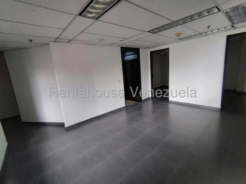 Oficina en Alquiler en Plaza Venezuela, Distrito Metropolitano - 7