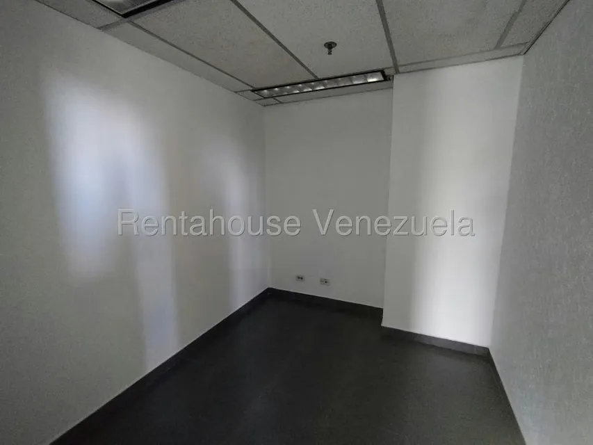 Oficina en Alquiler en Plaza Venezuela, Distrito Metropolitano - 8