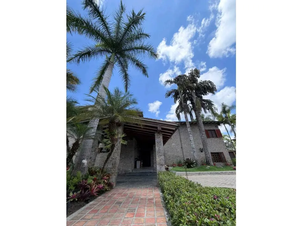 Vendo casa 900m2 La Lagunita 1123 - 2