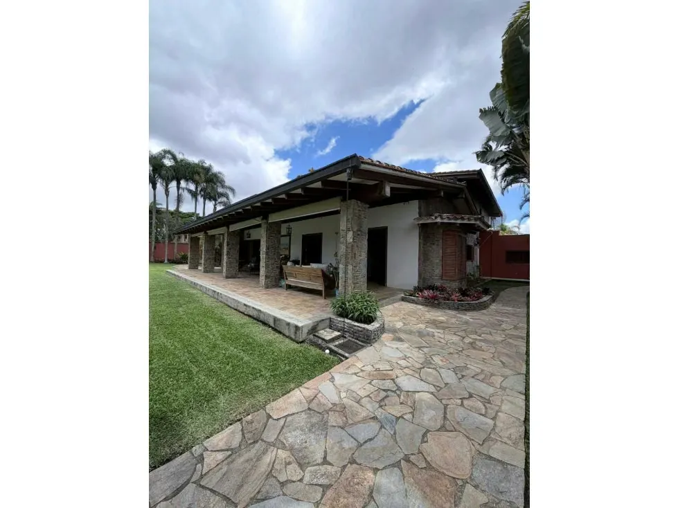 Vendo casa 900m2 La Lagunita 1123 - 23