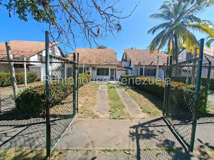 Townhouse (Duplex) en Venta en Los Canales de Rio Chico, Miranda - 2