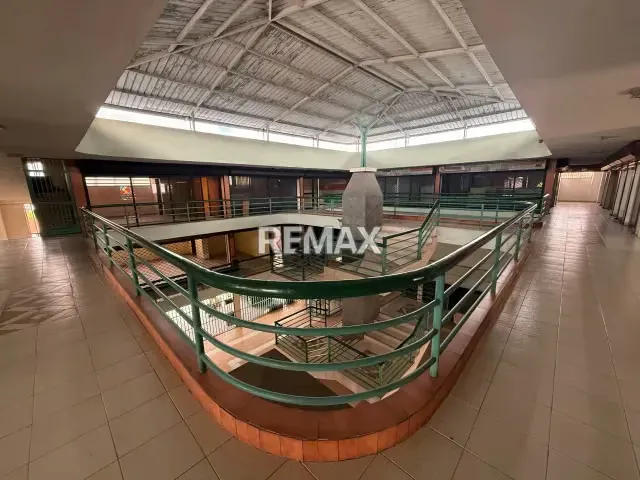 En venta Centro comercial METEFRA. Sector El Palito - 13