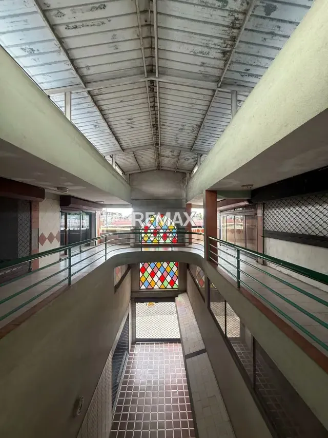 En venta Centro comercial METEFRA. Sector El Palito - 14