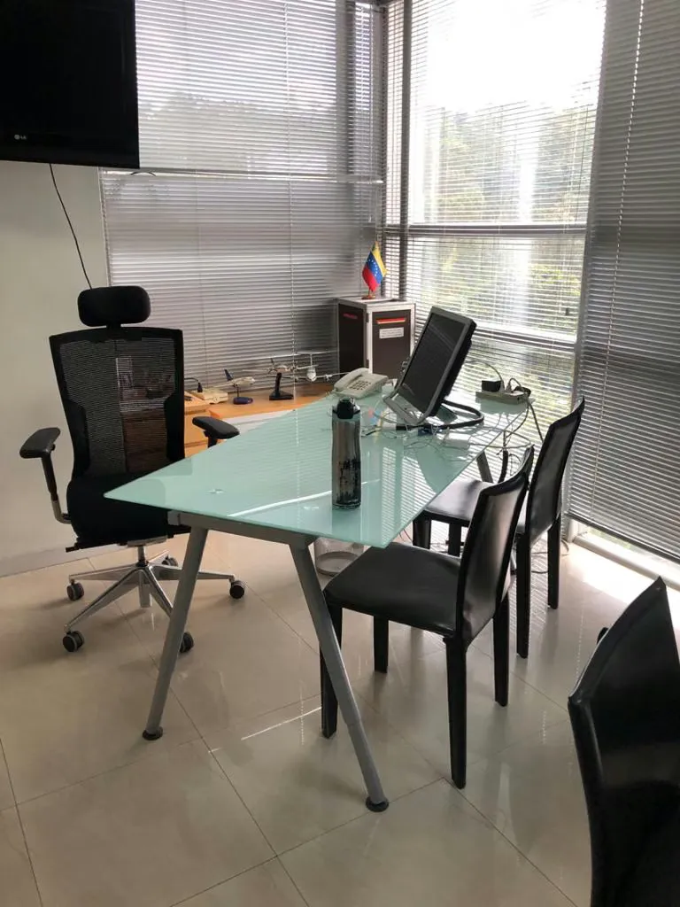 Se vende/alquila local 180m2 Lomas la Lagunita 6281 - 12