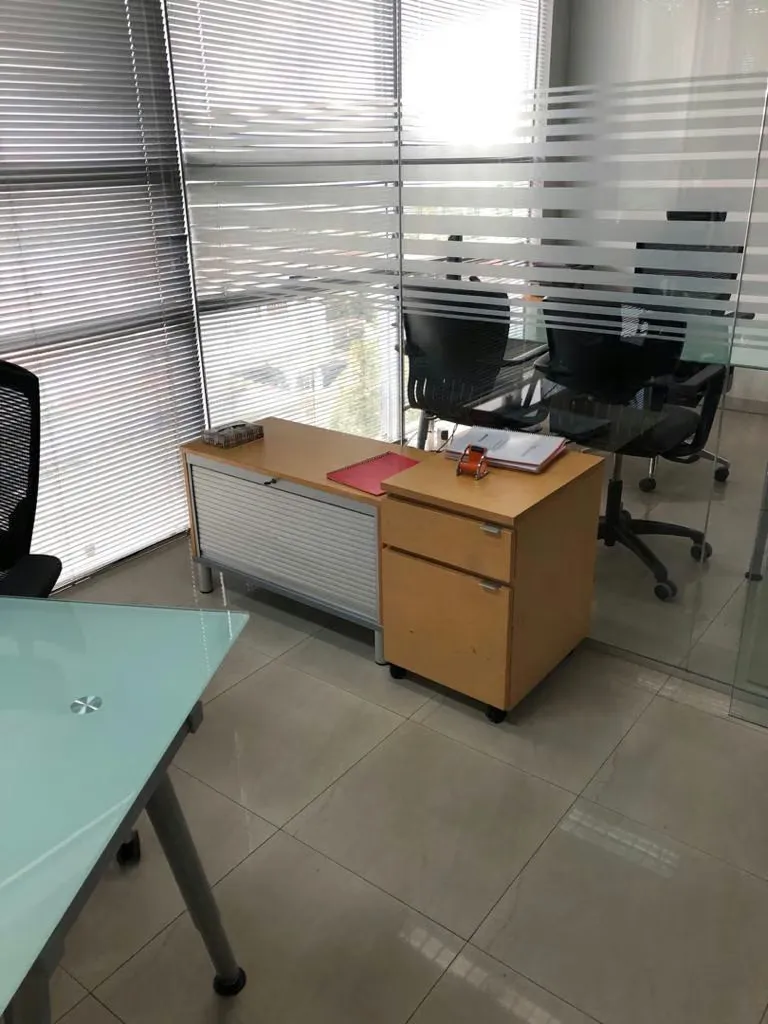 Se vende/alquila local 180m2 Lomas la Lagunita 6281 - 9
